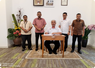 KUNJUNGAN HORMAT PENGARAH JKT KE MBKT