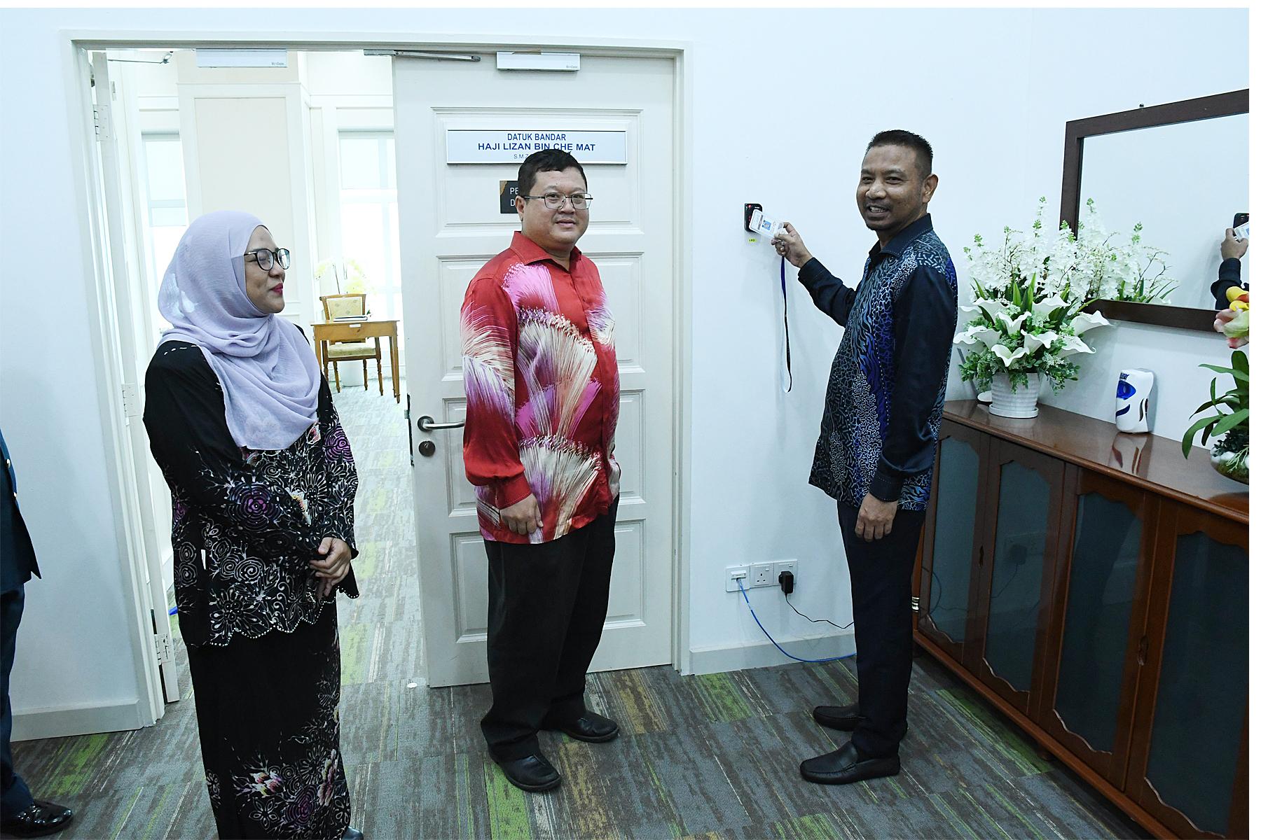 PROGRAM 'CLOCK IN' DATUK BANDAR MBKT