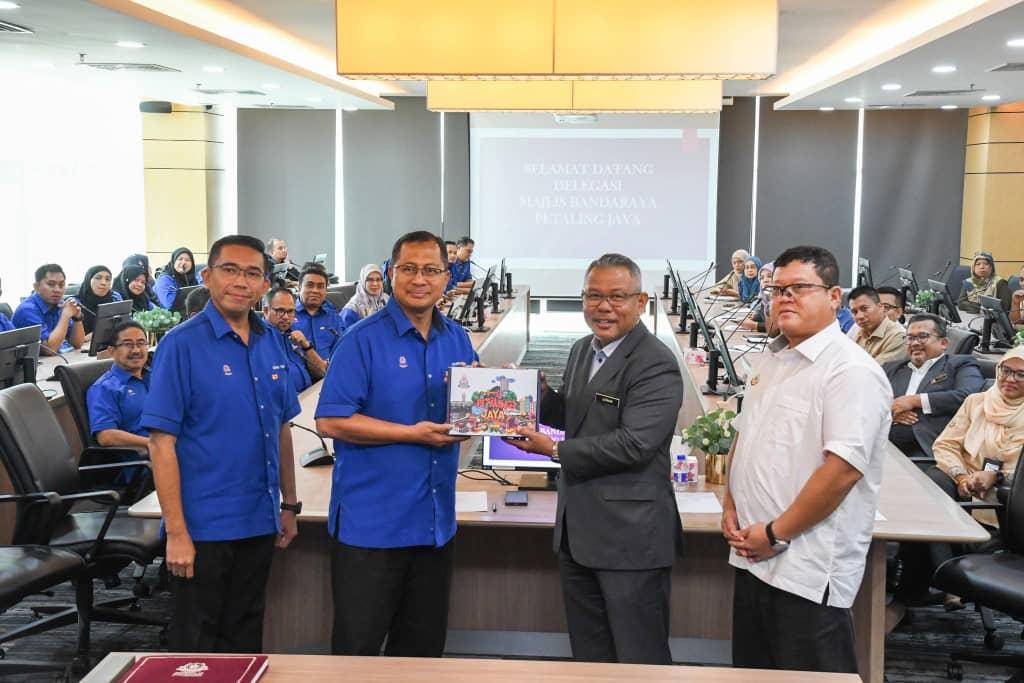 LAWATAN DARIPADA MAJLIS BANDARAYA PETALING JAYA